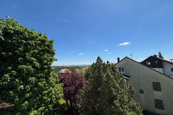 der Immobilien: Attraktive 3,5-Zimmer-Wohnung mit TG-Stellplatz in ruhiger Lage mit schönem Fernblick (Titelbild)