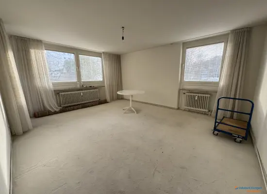 Wohnzimmerder Immobilien: Große 3,5-Zimmer Wohnung sofort frei! (Foto)