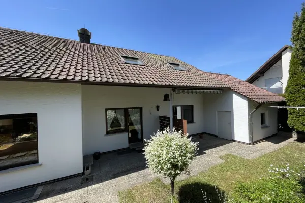 Ansicht Haus der Immobilie: Hier ist Platz für Sie und Ihre Familie! (Titelbild)