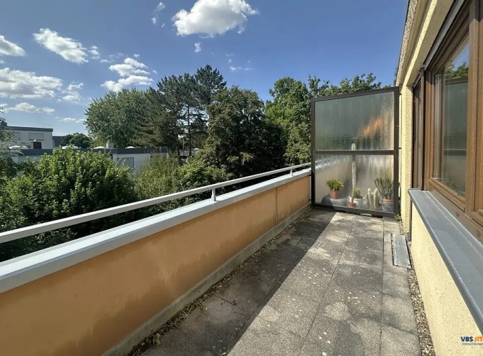 Ansicht Terrasse der Immobilie: Penthouse-Flair: Attraktives Appartement inkl. Garage (Titelbild)